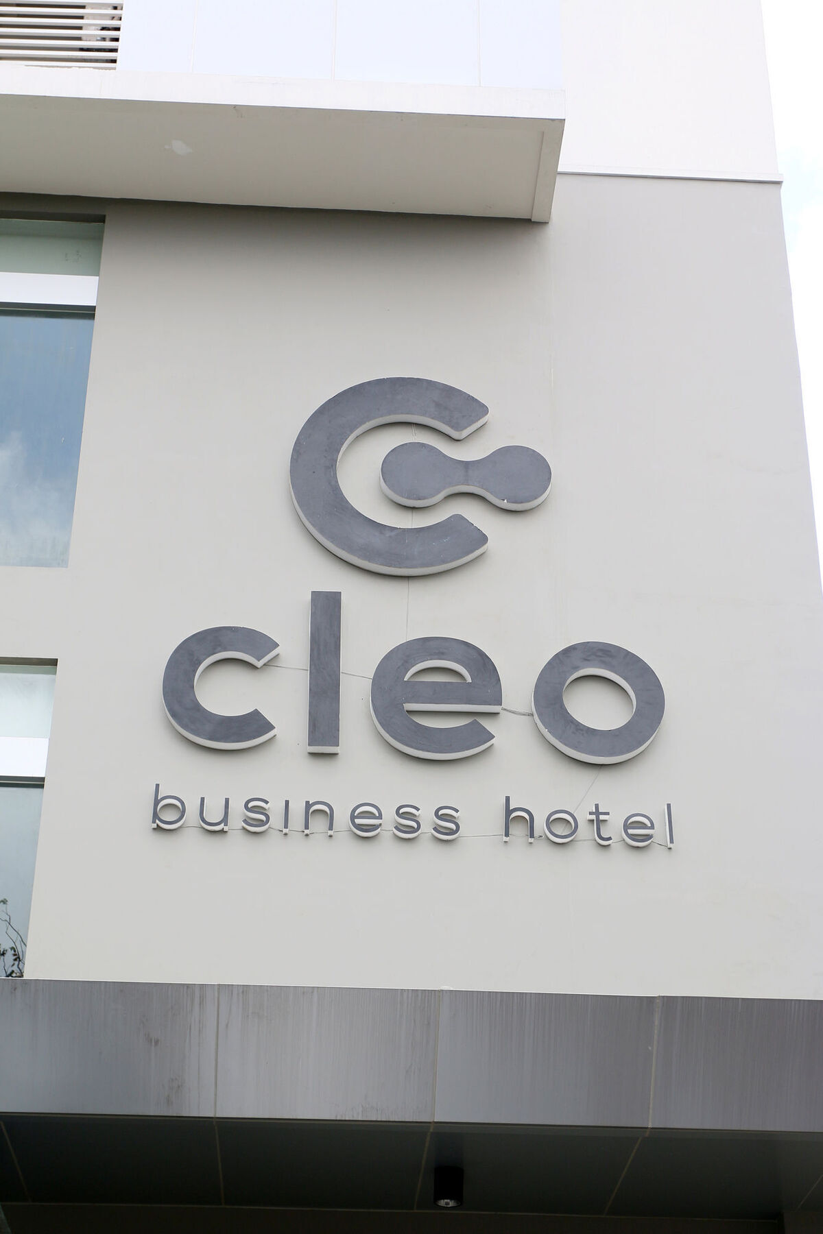 Cleo Hotel Jemursari Surabaya Exterior foto