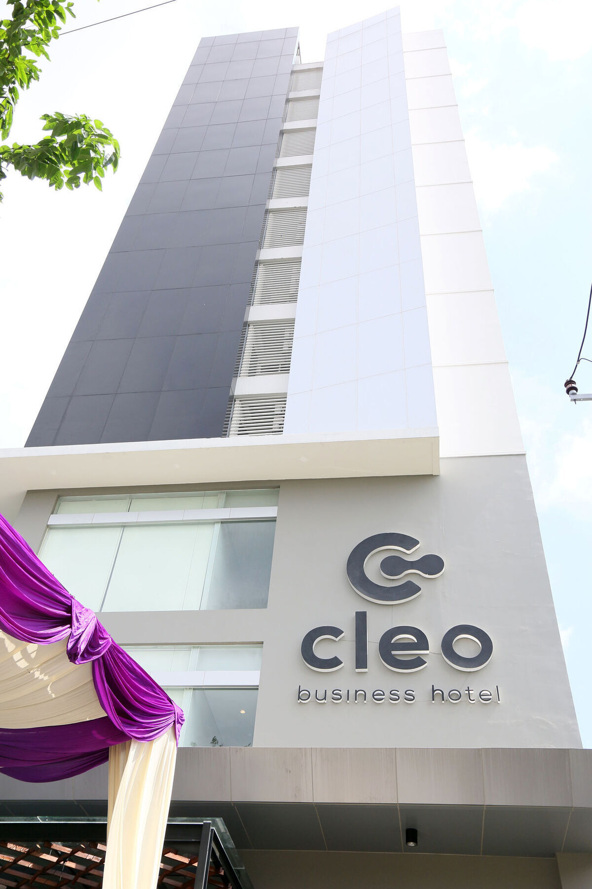 Cleo Hotel Jemursari Surabaya Exterior foto